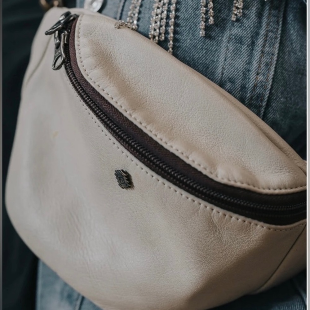 Nena & Co Tia Bee Fancy Pouch Crossbody